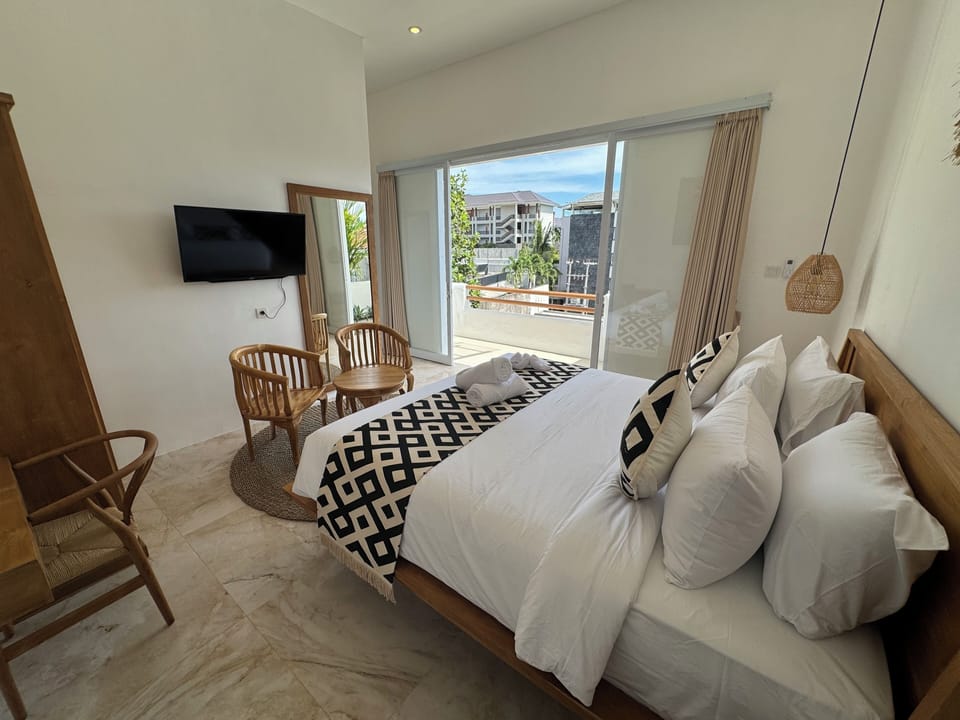Luxury Villa, Lanai, Ocean View | 4 bedrooms, in-room safe, blackout drapes, iron/ironing board