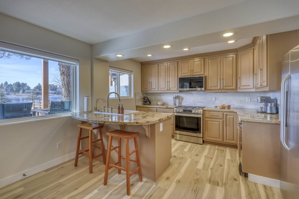 Majestic Lake Escape has everything your family and friends will need to enjoy a Pagosa getaway.  28 miles to Wolf Creek Ski area.