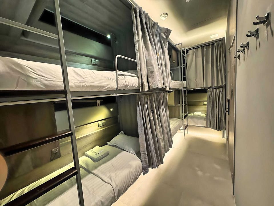 WiFi (free), bed sheets