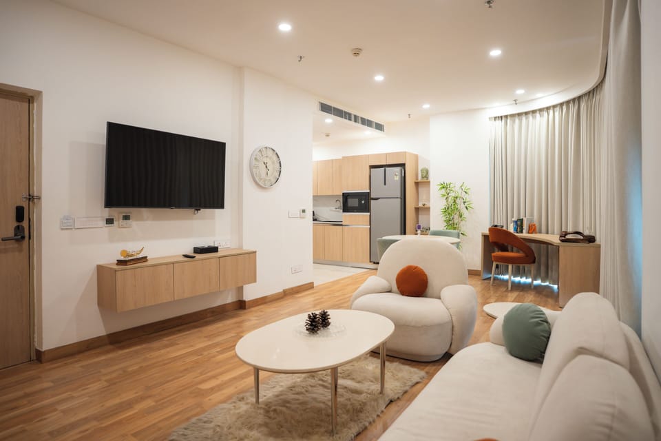 Panoramic Suites with Balcony | Living area | Flat-screen TV, iPod dock, pay movies