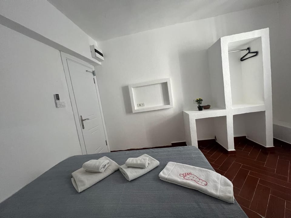 Standard Room, City View | Desk, laptop workspace, free WiFi