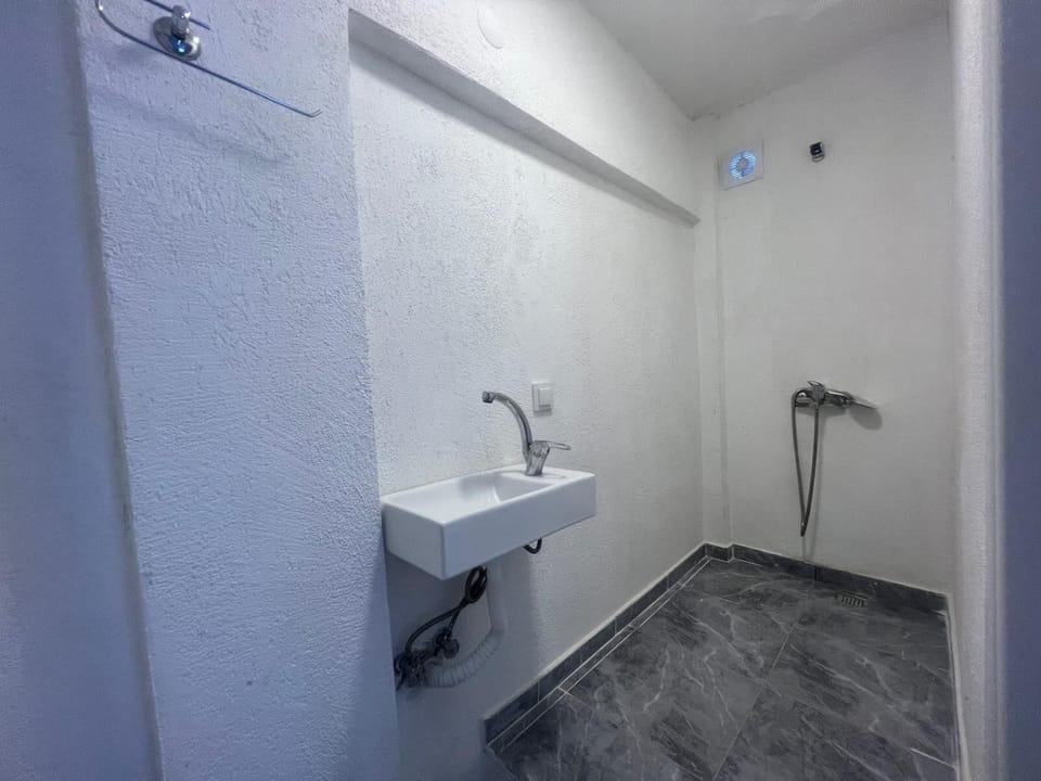 Standard Room, City View | Desk, laptop workspace, free WiFi