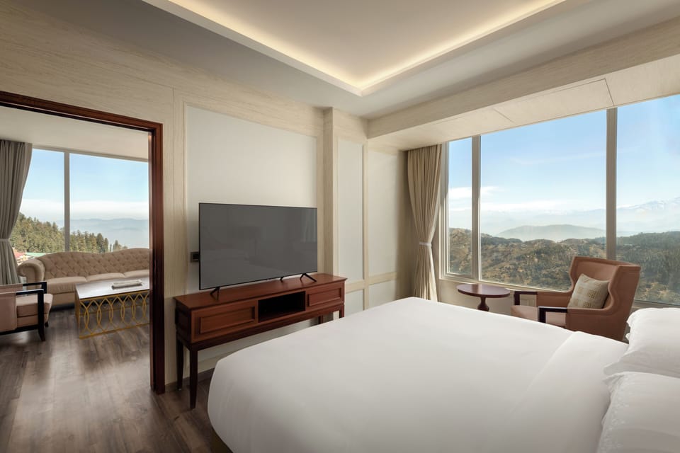 Signature Suite, 1 Bedroom, Mountain View, Corner | Egyptian cotton sheets, premium bedding, minibar, in-room safe