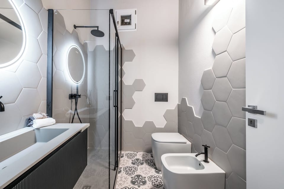 Deluxe Apartment | Bathroom | Slippers