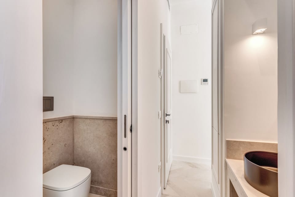 Superior Double Room, Balcony, Courtyard View | Bathroom | Shower, hair dryer, towels, soap