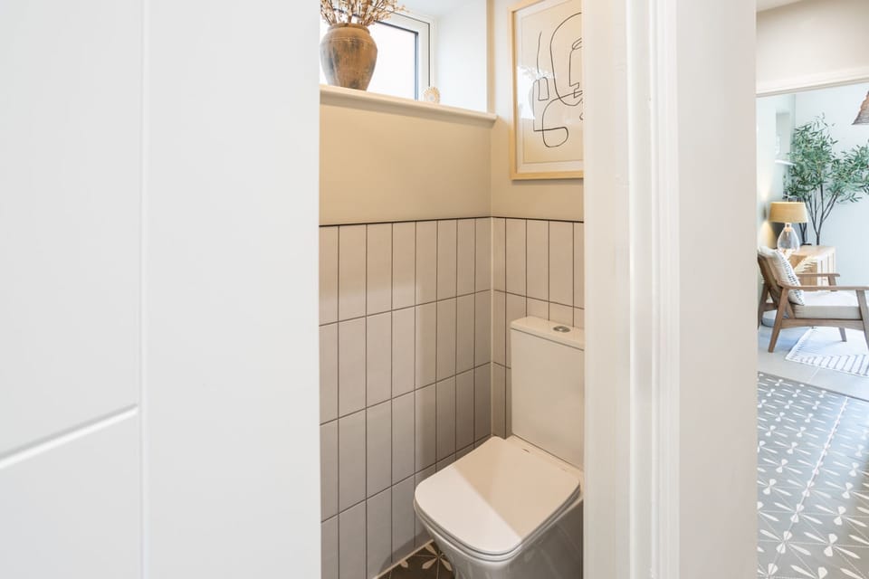 Host Stay The School House House in Hereford