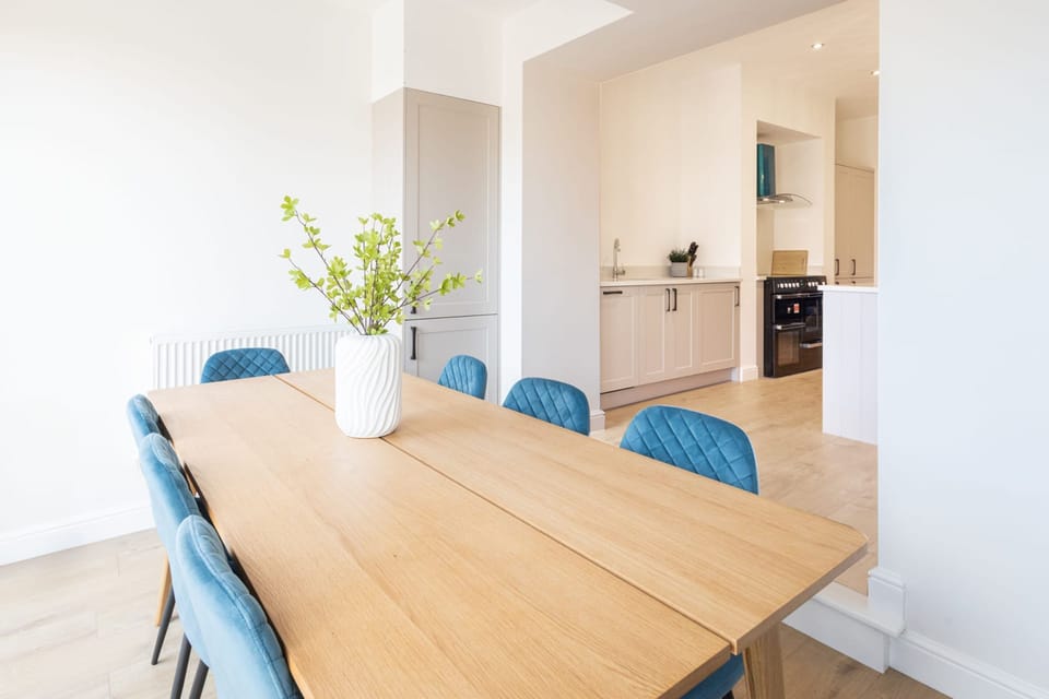 House | 4 bedrooms, iron/ironing board