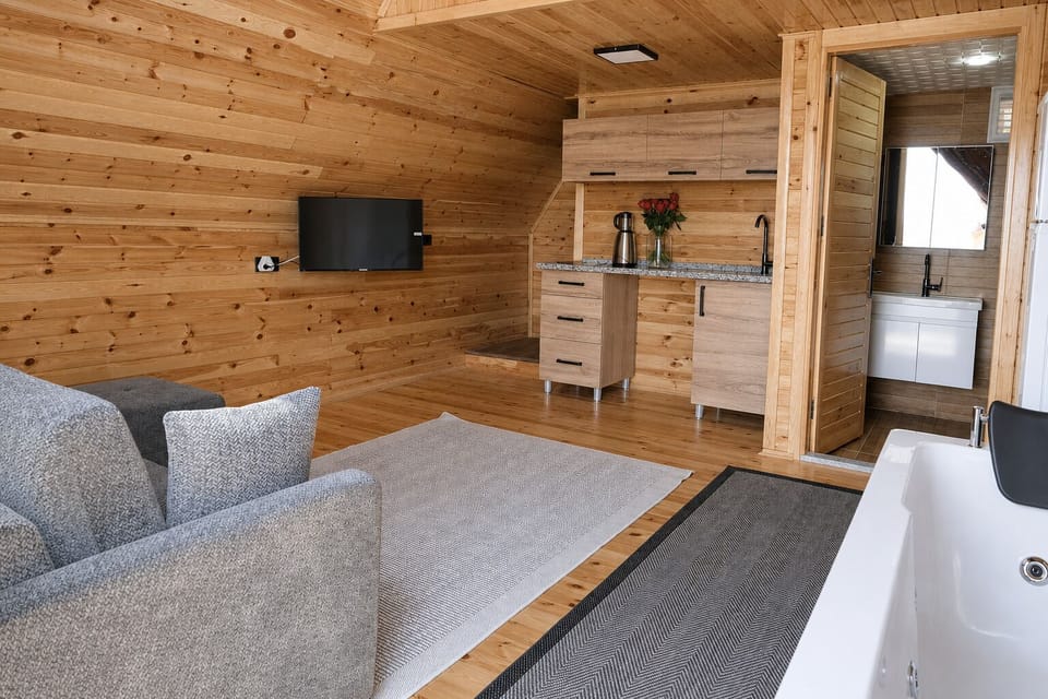 Deluxe Bungalow | Soundproofing, WiFi (free)