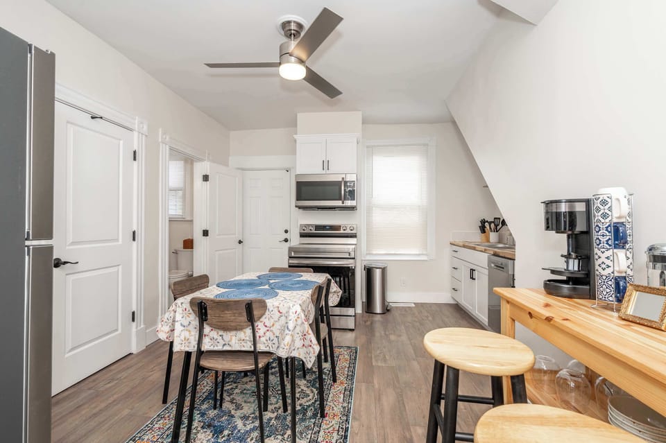 House, Multiple Beds, Balcony (Historic Ludlow Suites) | Dining