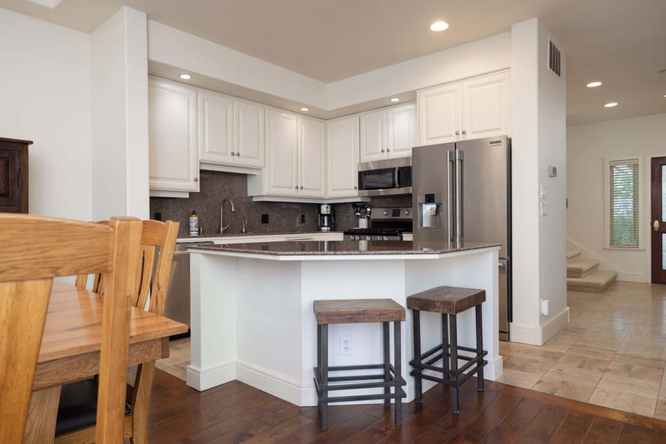 Townhome, Multiple Beds, Patio, Garden View (Broken Top Retreat in Bend) | Private kitchen | Full-size fridge, oven, dishwasher, coffee/tea maker