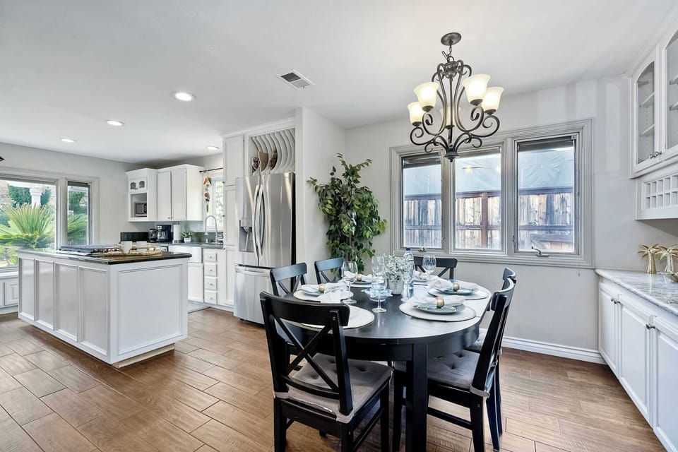 House, Multiple Beds, Patio, Garden View (Carlsbad Charm) | Dining