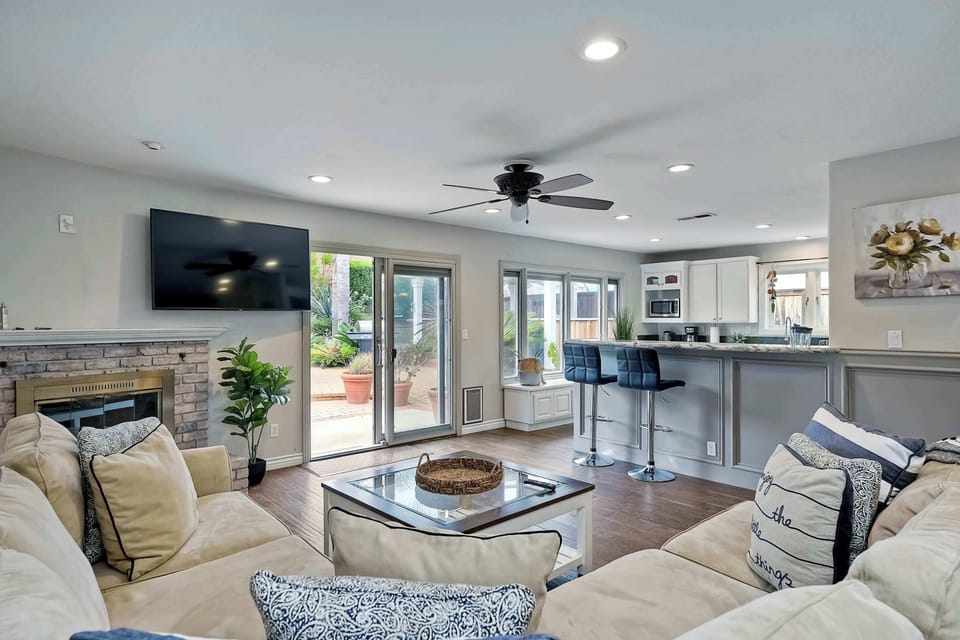House, Multiple Beds, Patio, Garden View (Carlsbad Charm) | Living area | 42-inch flat-screen TV with digital channels