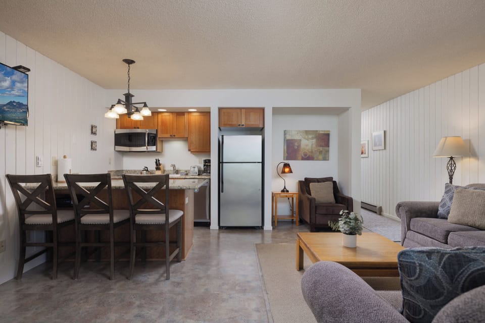 Condo, 1 King Bed with Sofa bed, Fireplace, Garden View (Ponderosa Vista) | Living area | 42-inch flat-screen TV with digital channels