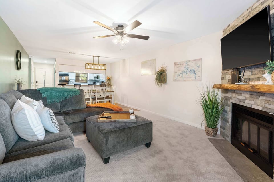 Condo, Multiple Beds, Balcony (My Kind of Getaway) | Living area | 42-inch flat-screen TV with satellite channels