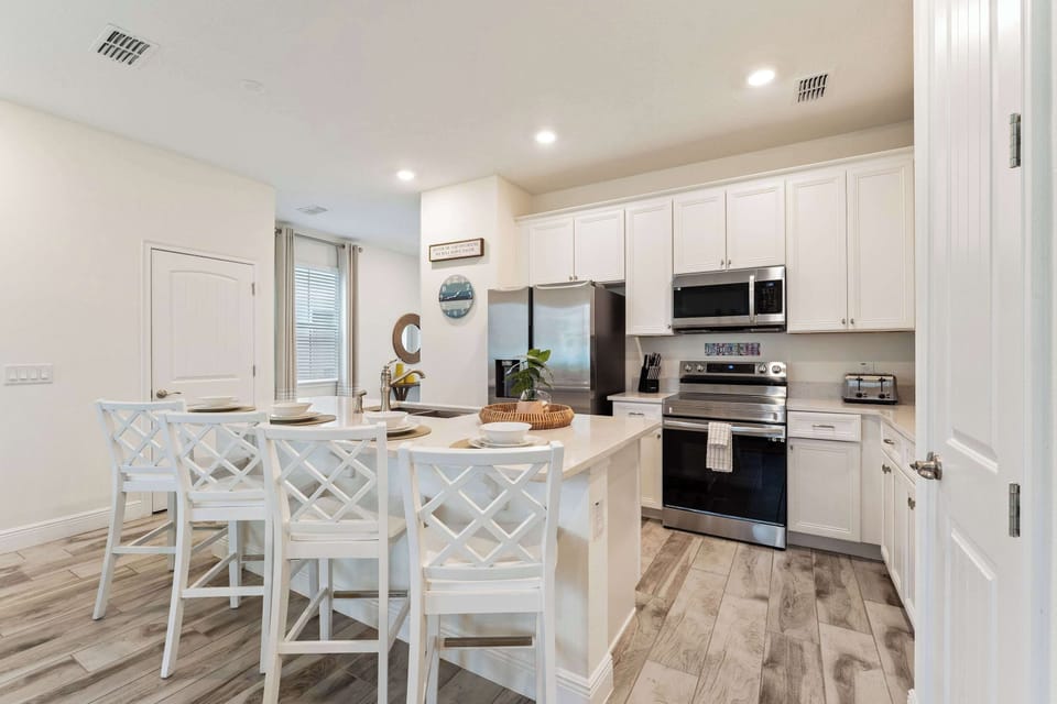 House, Multiple Beds, Patio, Garden View (Mint To Be) | Private kitchen | Fridge, microwave, oven, stovetop