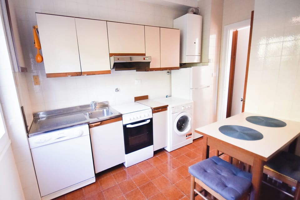 Apartment, Partial Sea View | Private kitchen