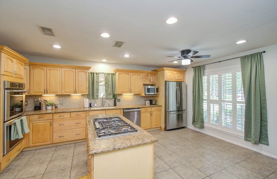 Stove top at the kitchen island