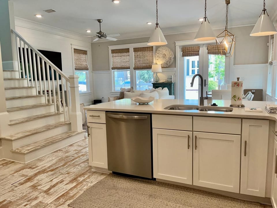 House, Multiple Beds (Town of Prominence- Just Beachy) | Private kitchen | Oven, toaster