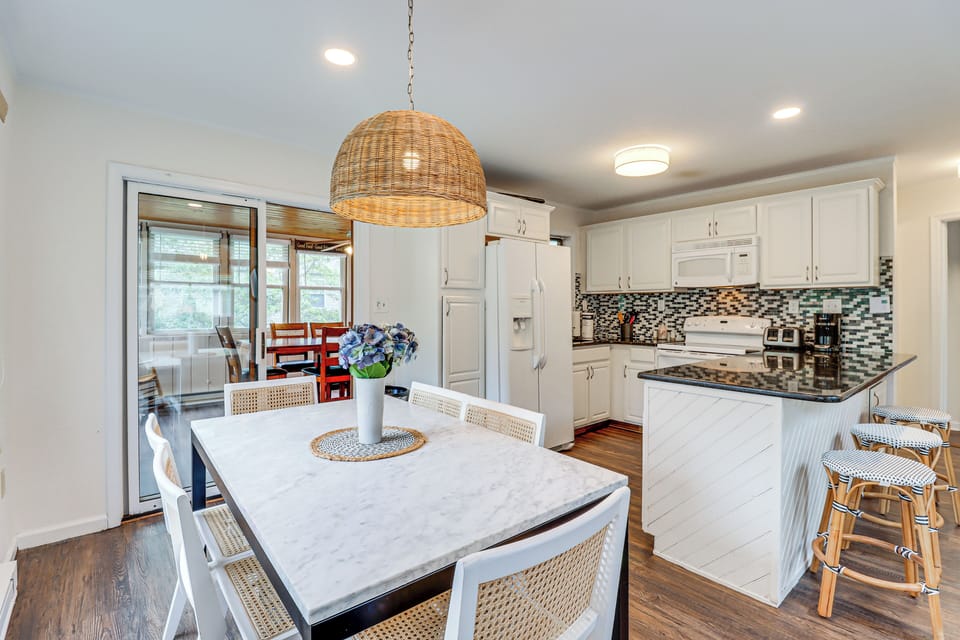 Dining Area | 2nd Floor | Dishware & Flatware Provided