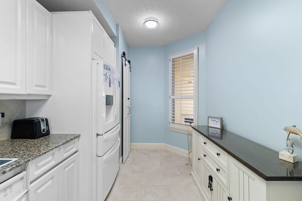 Condo, Multiple Beds (Beach Colony West 13C) | Interior