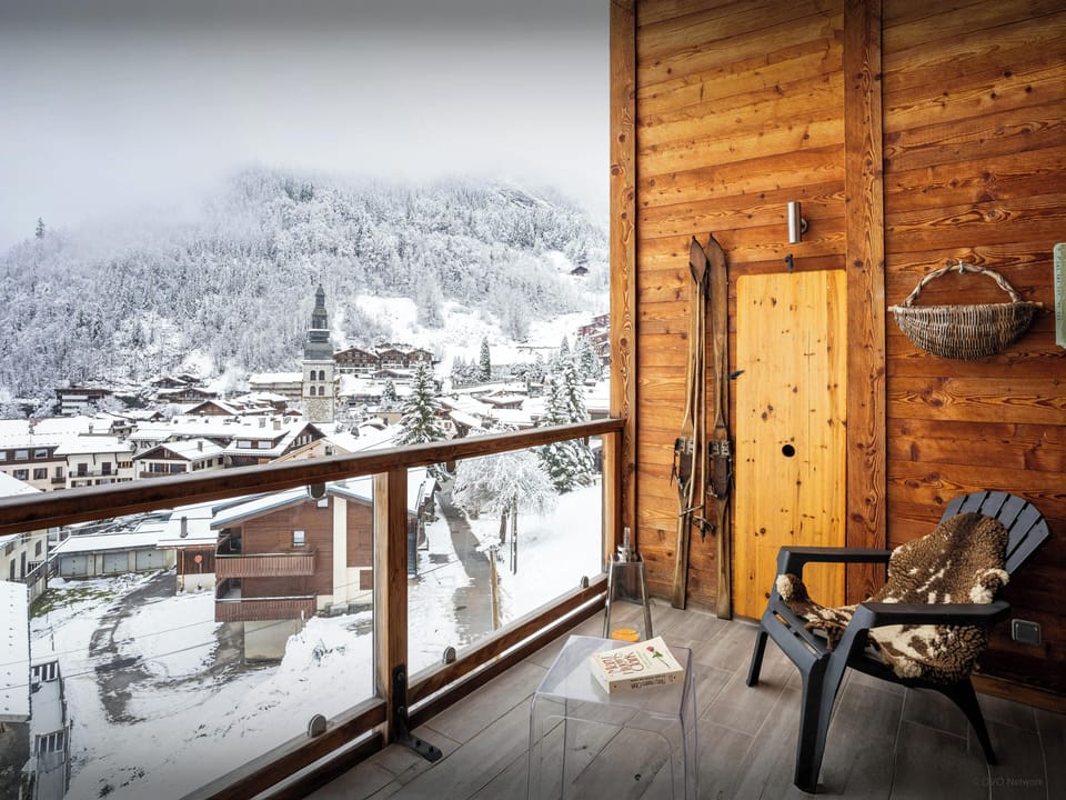 Balcony & winter view