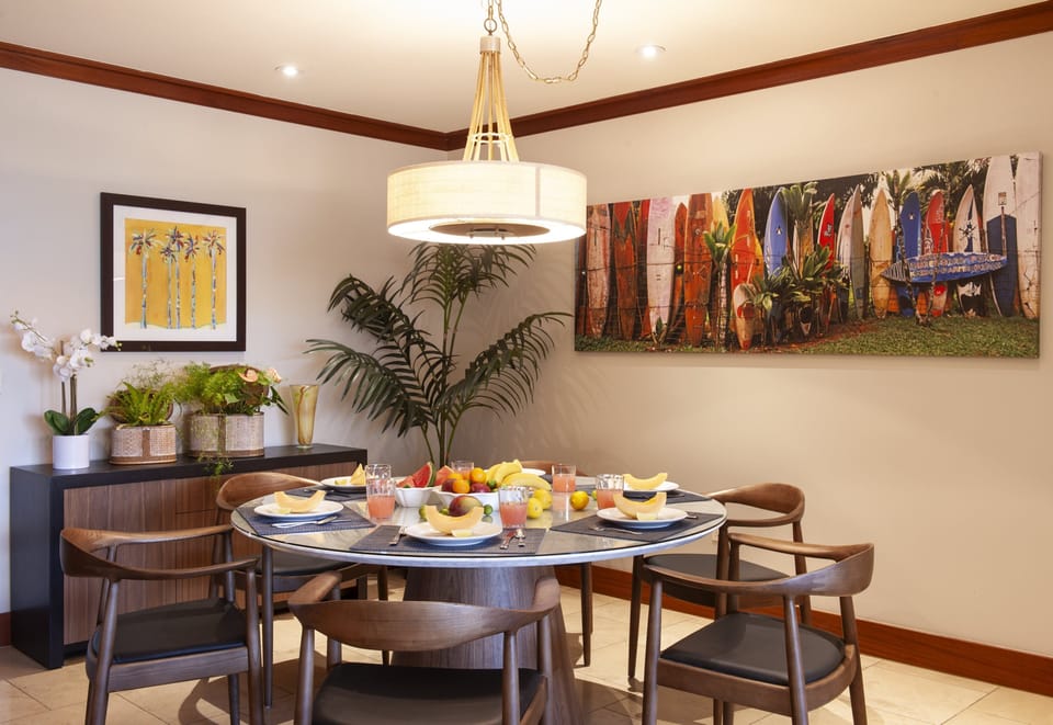 Dining table seats 6