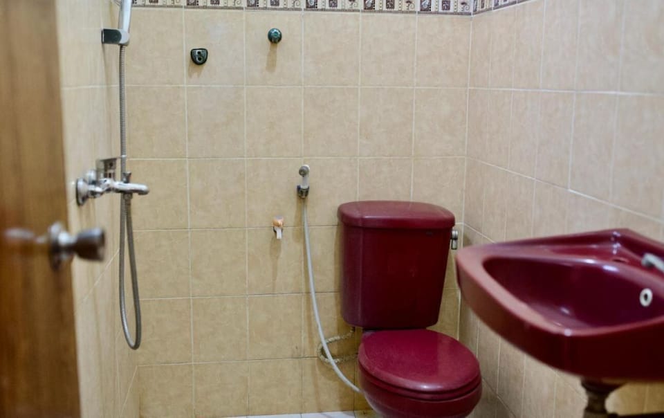 Standard Double Room | Bathroom