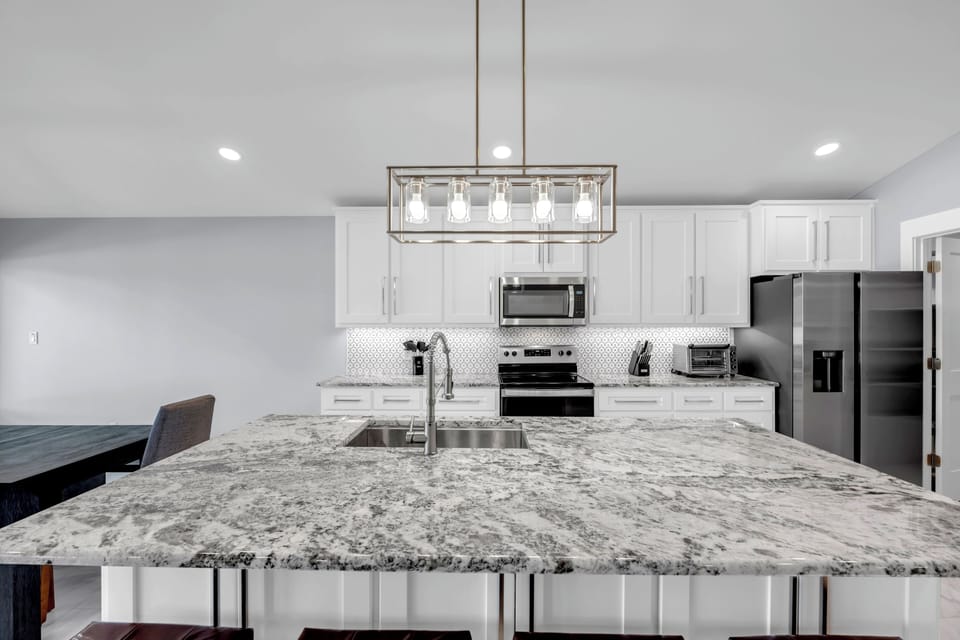 Modern Large kitchen & Island