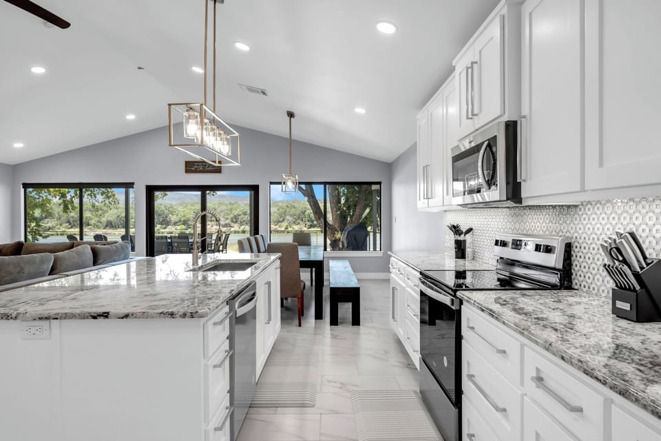 Kitchen with Lakeview