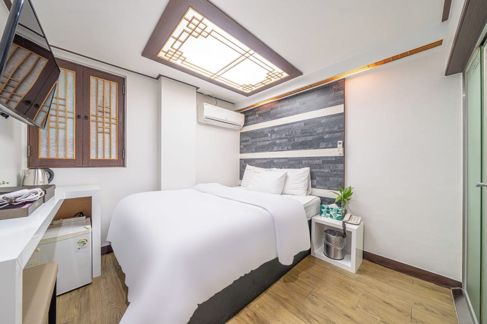 Standard Double Room | Soundproofing, free WiFi