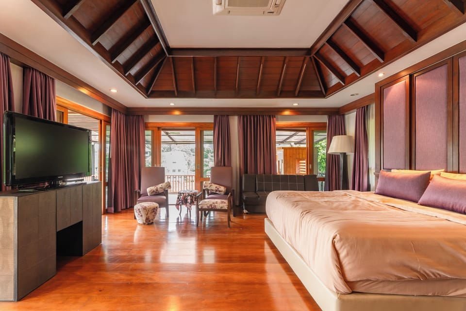 Royal Suite | Minibar, free WiFi, bed sheets