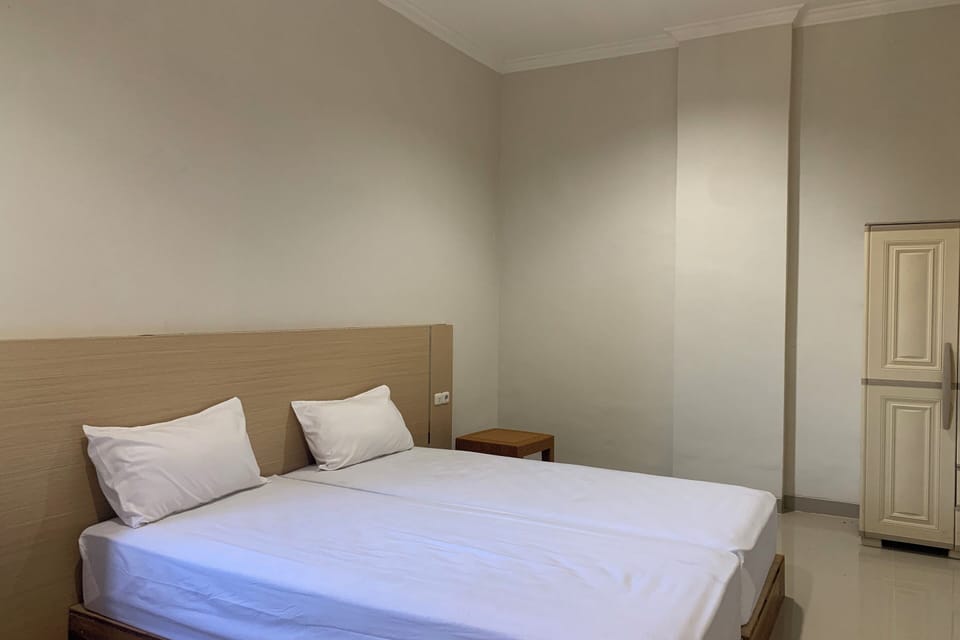Standard Double Room | Laptop workspace, WiFi (free), bed sheets
