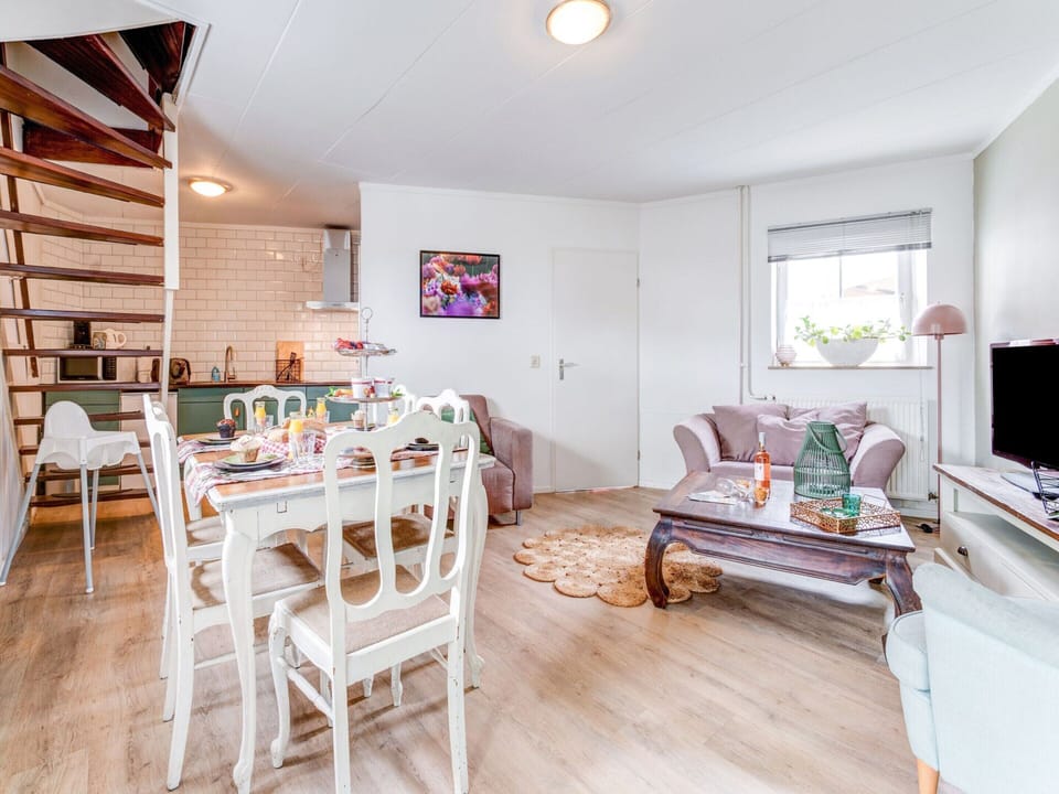 Cottage | Dining