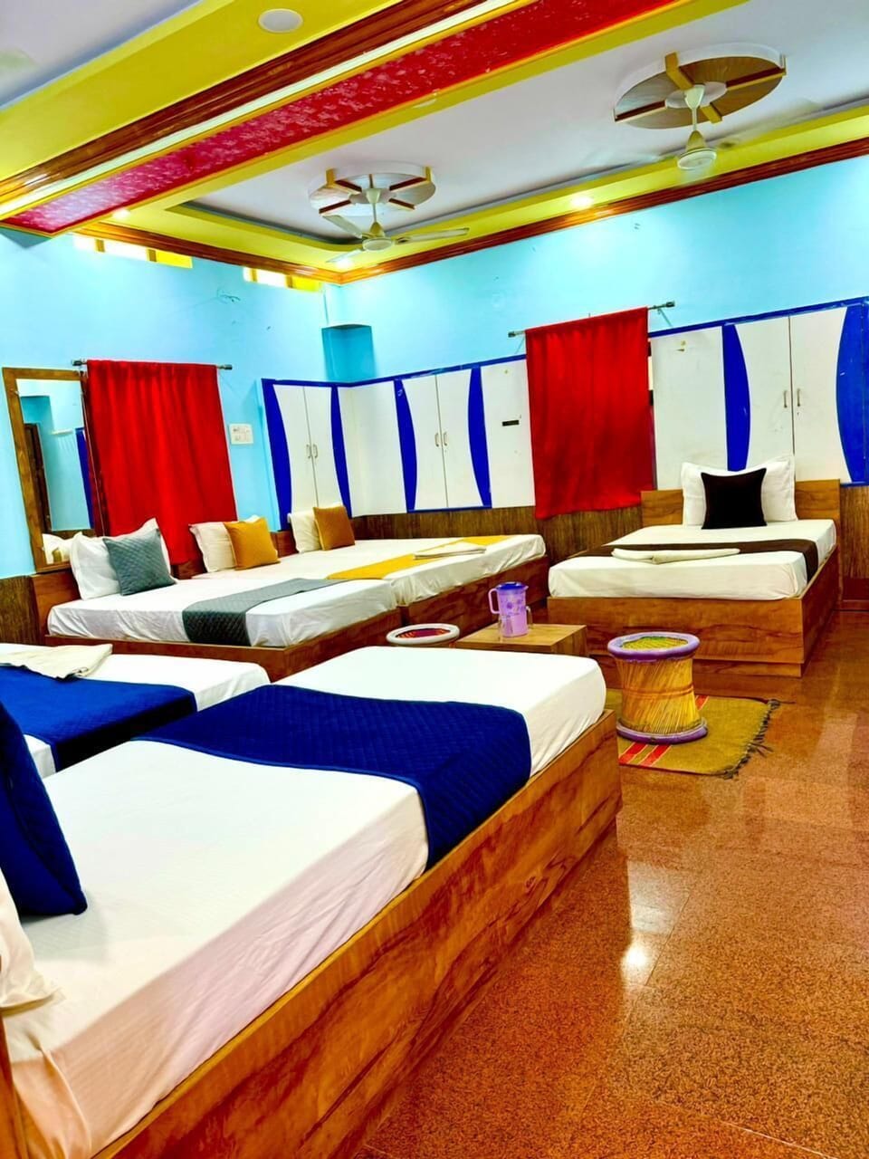 Free WiFi, bed sheets