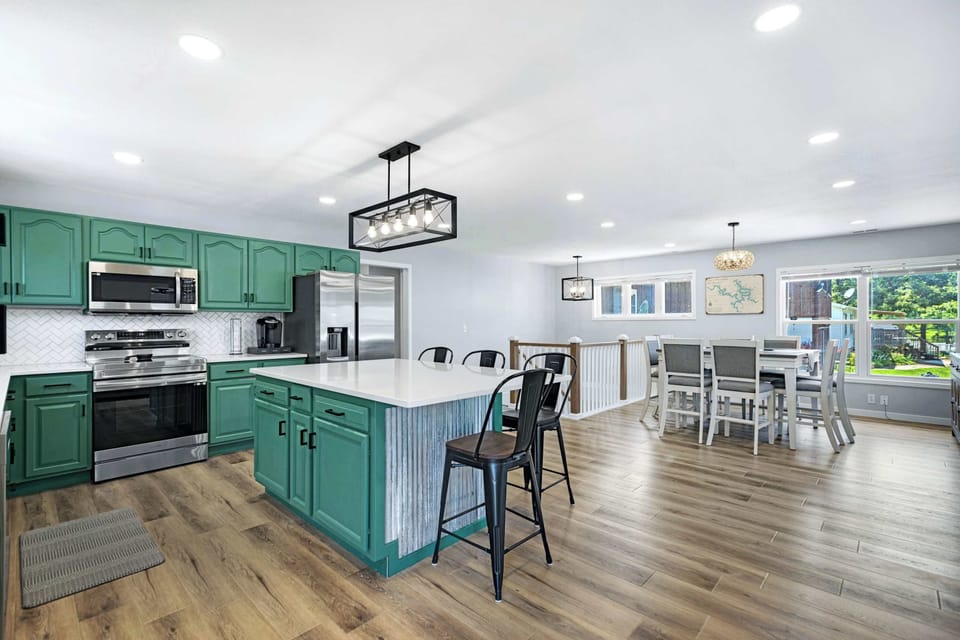 House, Multiple Beds, Kitchen (The Lake Shack) | Private kitchen | Fridge, microwave, oven, stovetop
