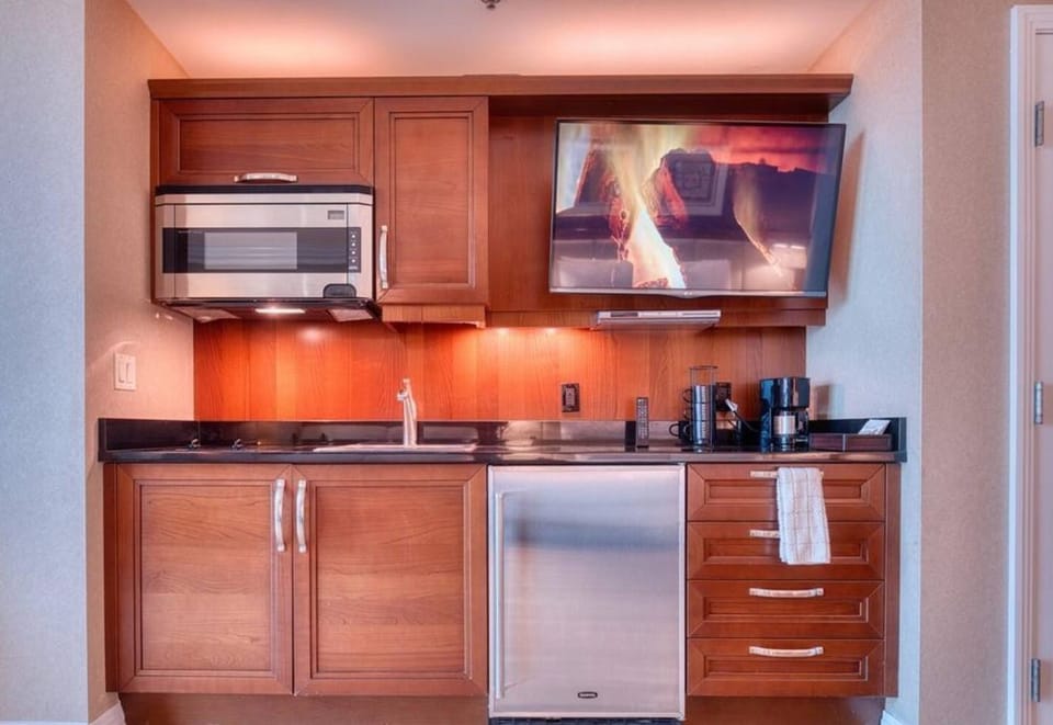 Fabulous, convenient kitchenette