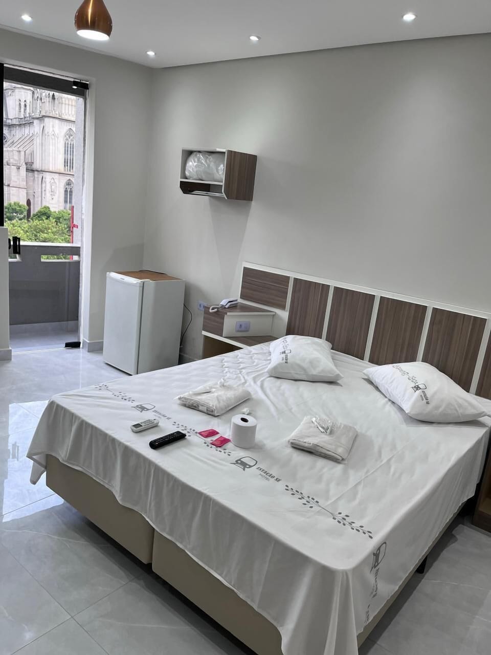 Free WiFi, bed sheets