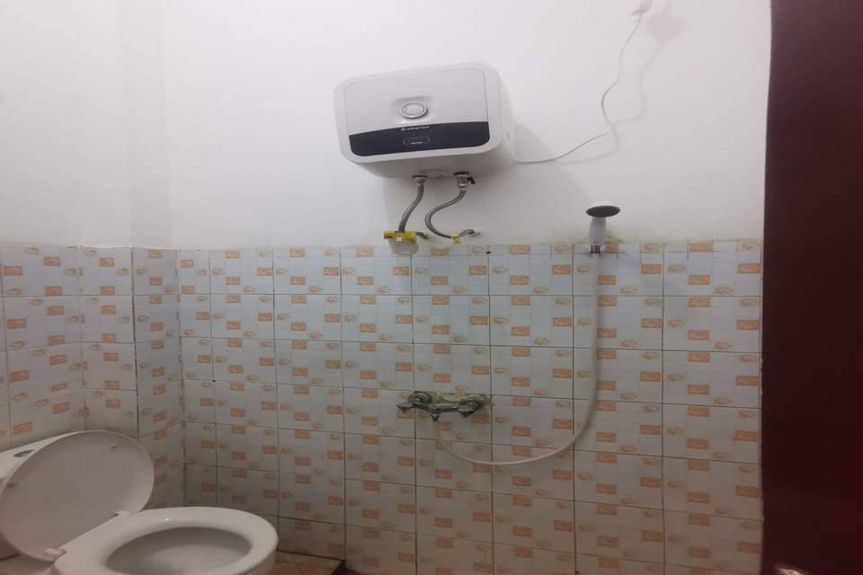 Shower, towels