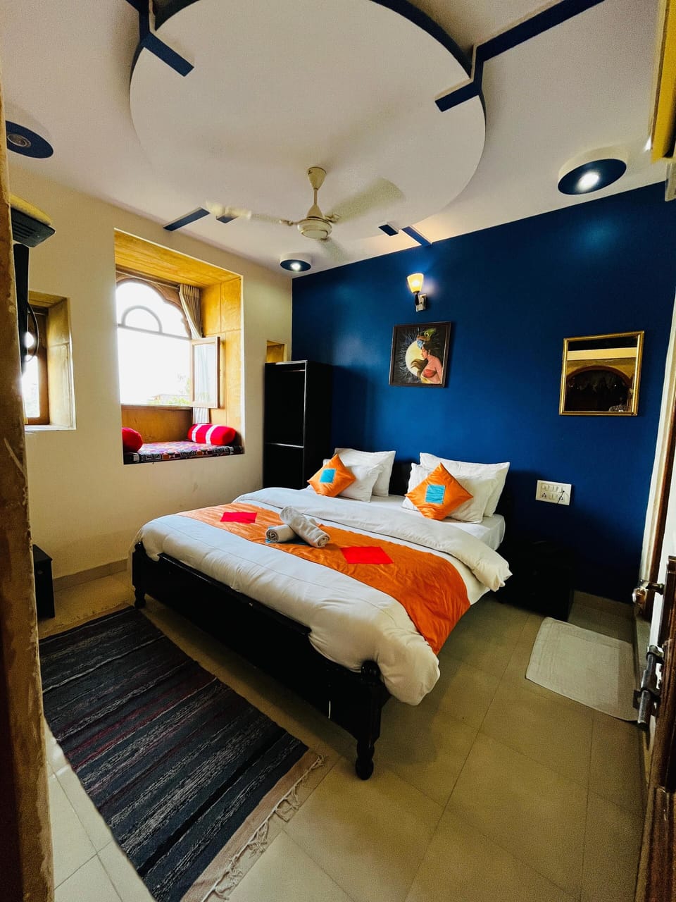 Deluxe Double Room, Hill View | In-room safe, laptop workspace, soundproofing, iron/ironing board