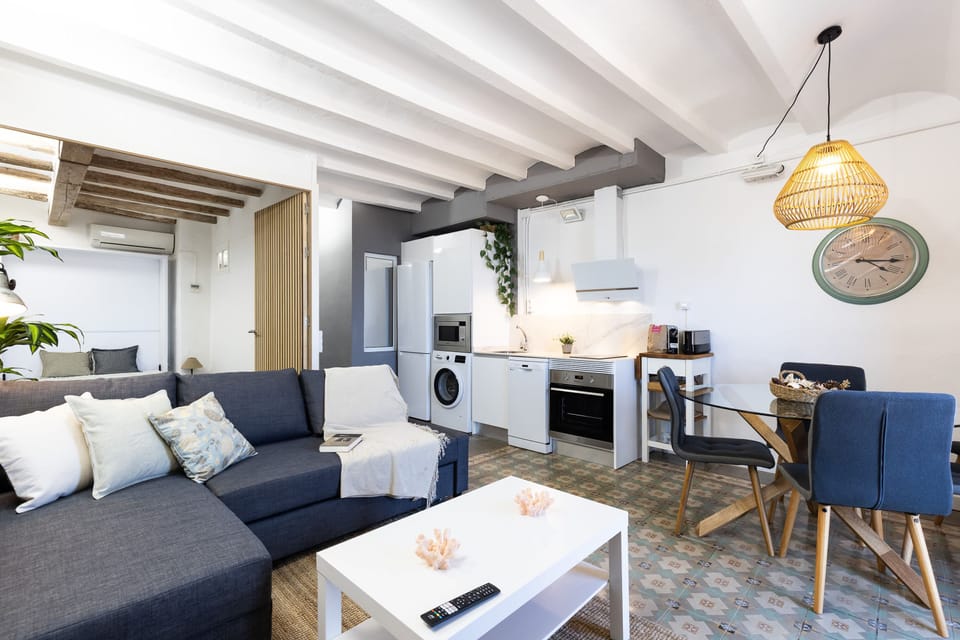 House | 2 bedrooms, desk, iron/ironing board, Internet