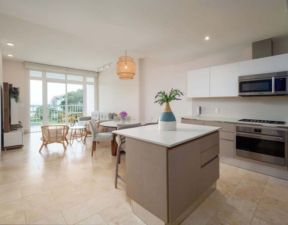 Kitchen island with 2 spaces. 