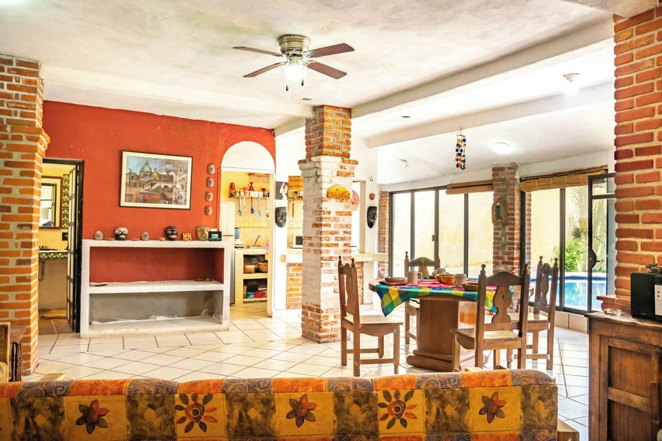 Economy House | Living area