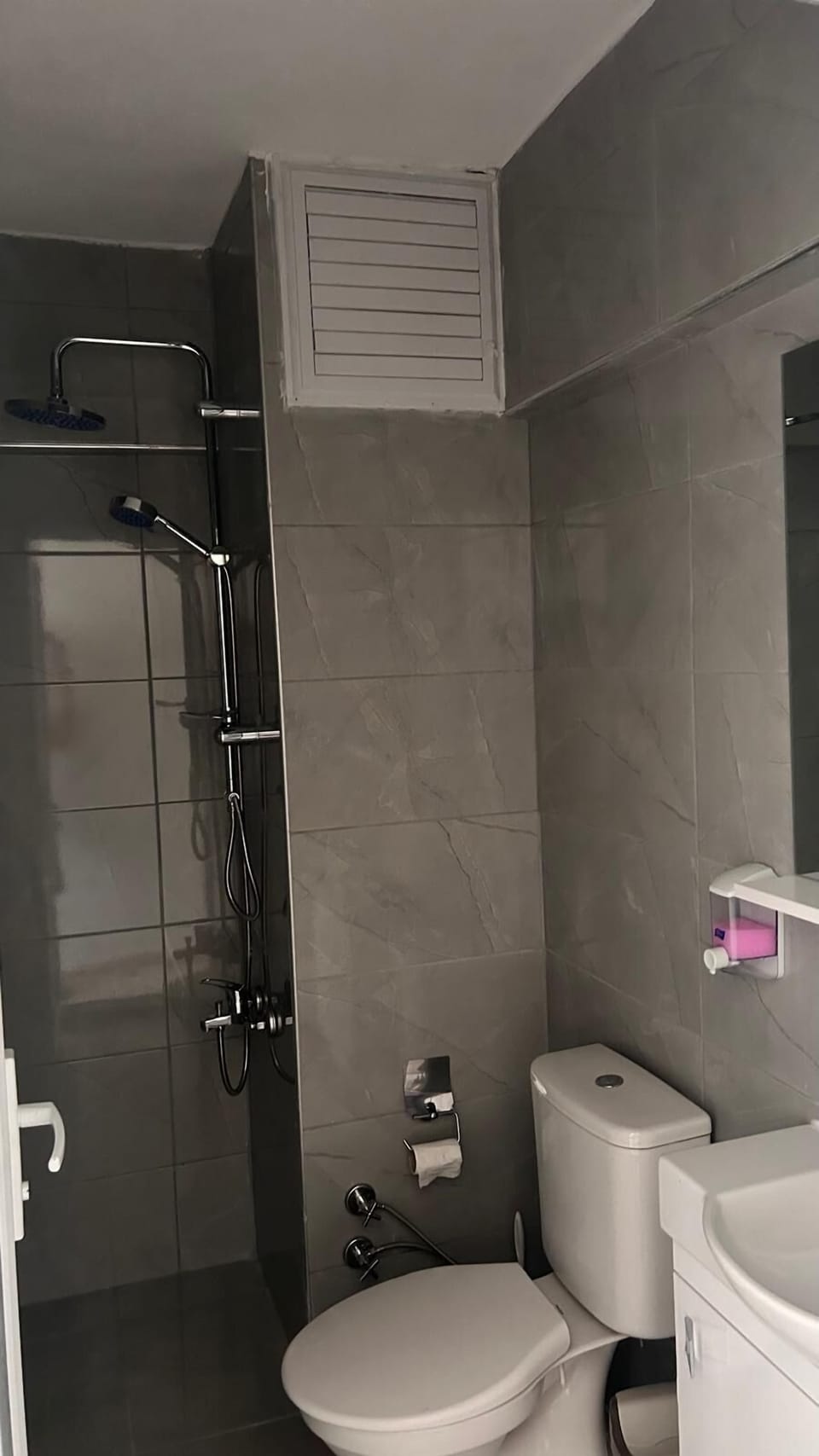 Family Room  | Bathroom | Shower, slippers