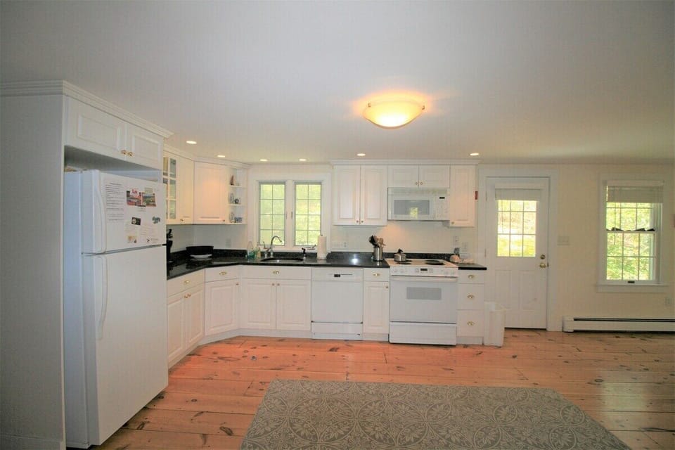Spacious Kitchen