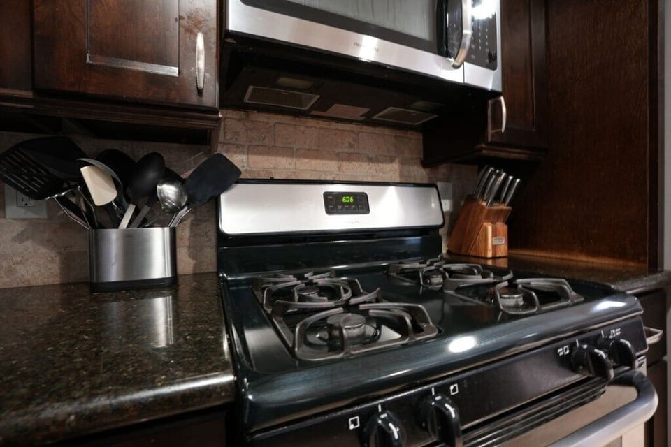 House, Multiple Beds, Pool Access, Pool View (Destination #06) | Private kitchen | Electric kettle