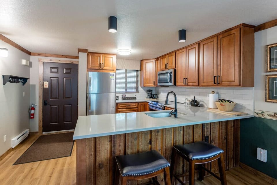 Kitchen island with a seating for 2