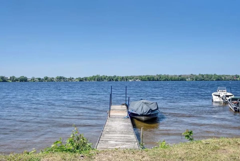 LAKEFRONT