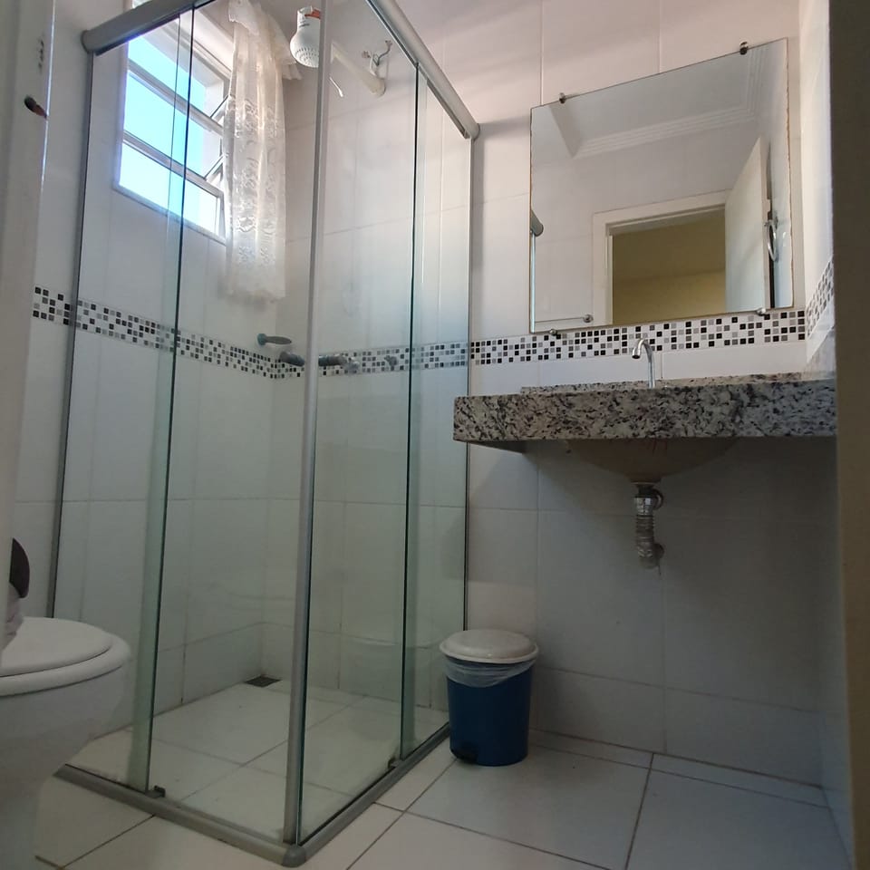 Classic Twin Room, 2 Twin Beds | Bathroom | Towels, soap, toilet paper