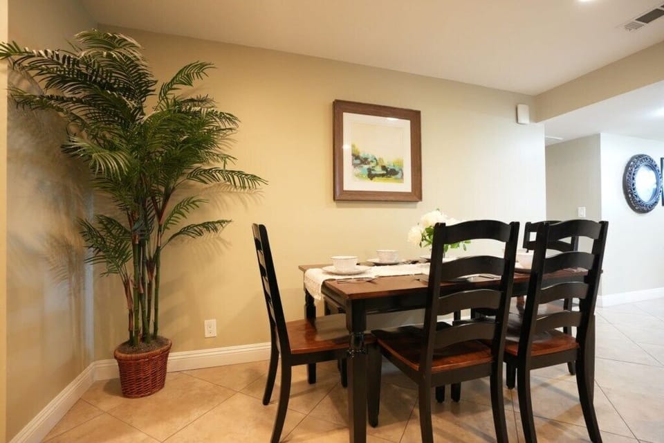 House, Multiple Beds, Pool Access, Pool View (Destination #23) | Dining