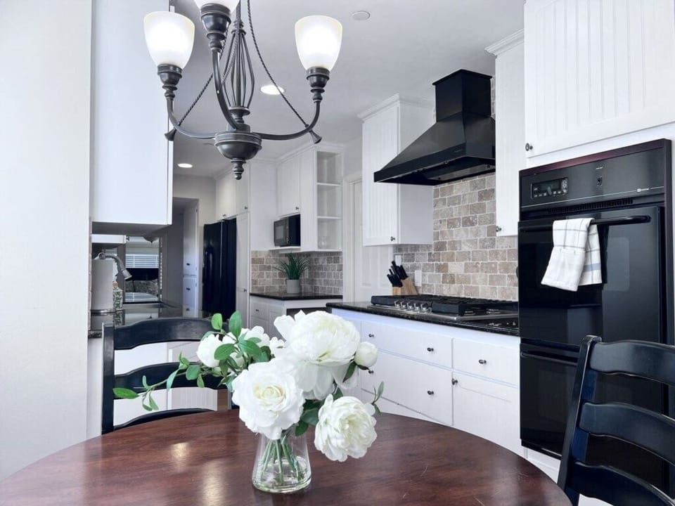 House, Multiple Beds, Pool Access, Pool View (Destination #25) | Private kitchen | Electric kettle